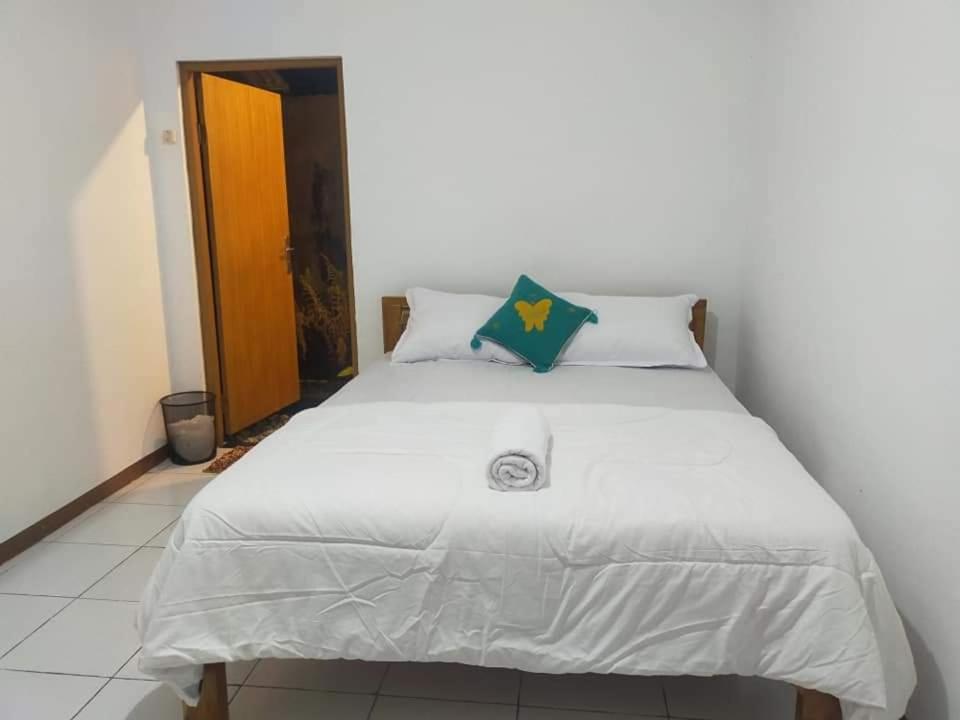Rago'S Homestay Kelimutu Buitenkant foto