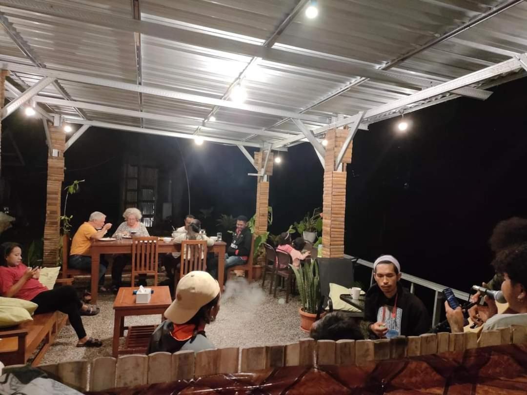 Rago'S Homestay Kelimutu Buitenkant foto