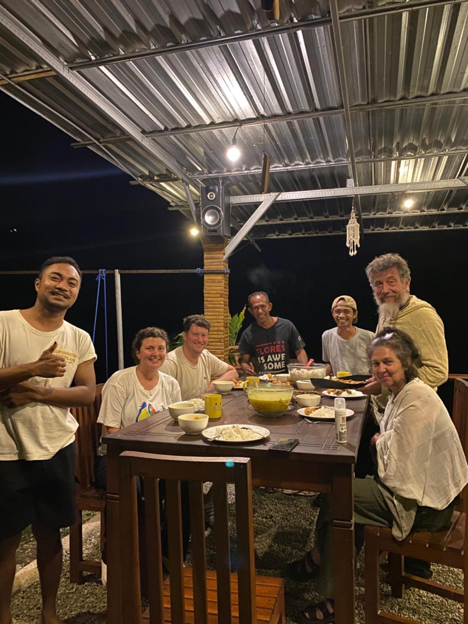 Rago'S Homestay Kelimutu Buitenkant foto