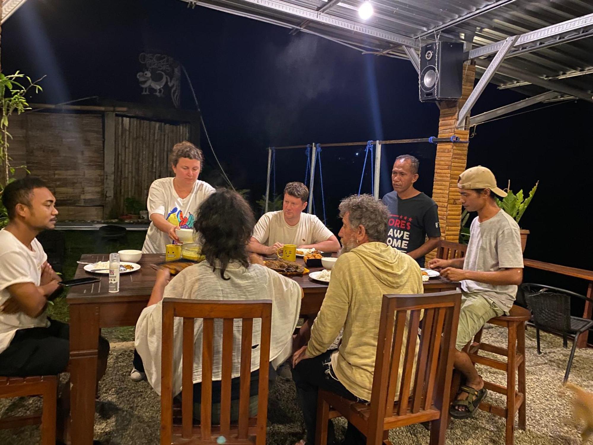 Rago'S Homestay Kelimutu Buitenkant foto