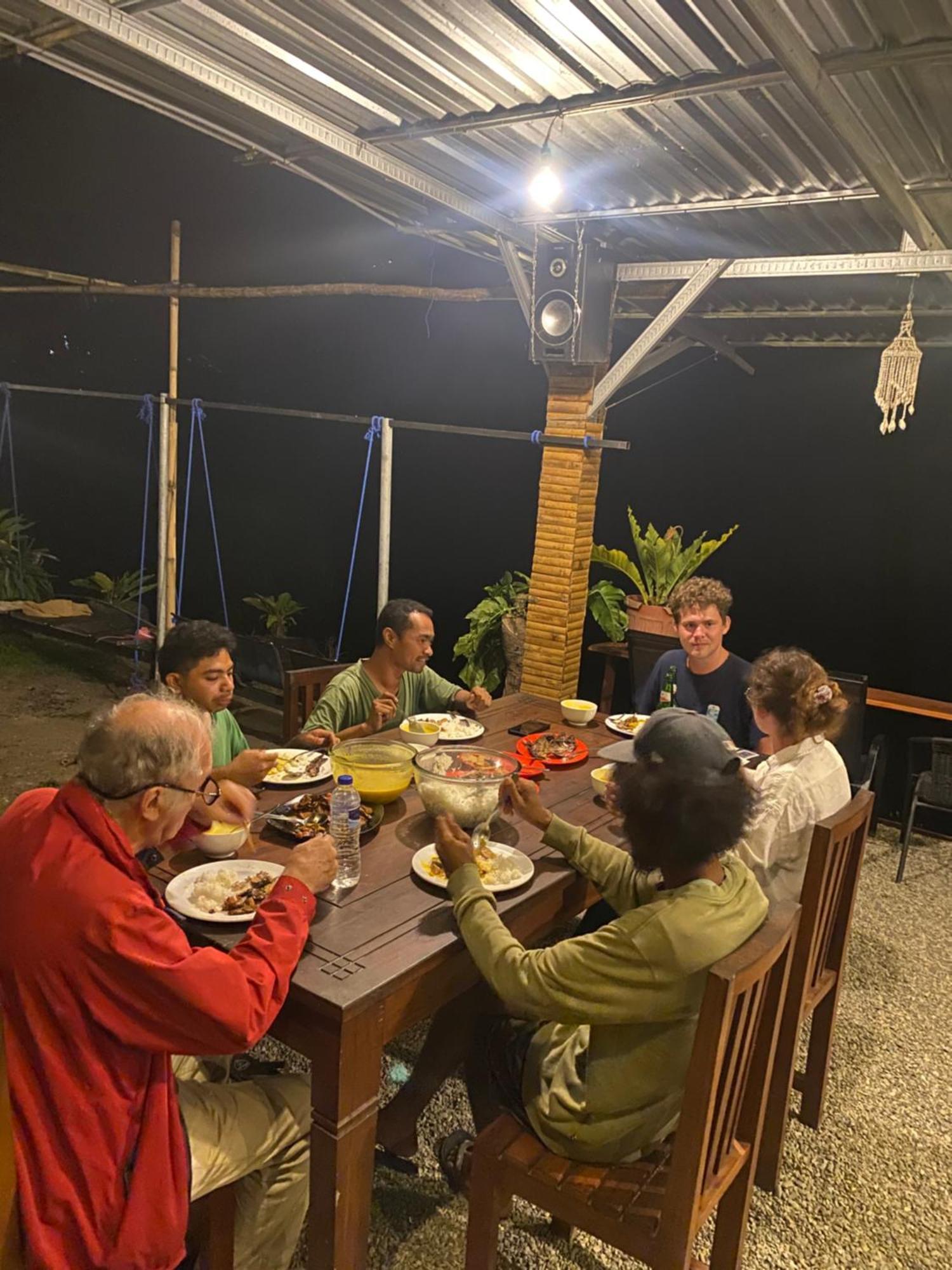 Rago'S Homestay Kelimutu Buitenkant foto